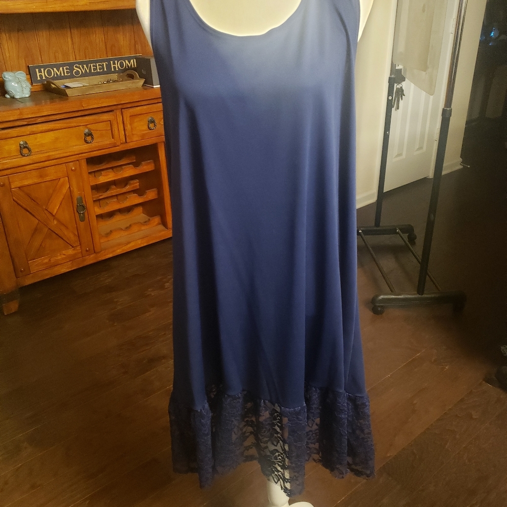 Long Tank with lace trim